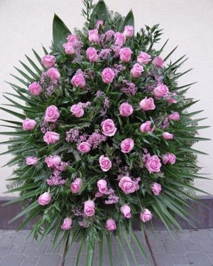 Венок ритуальный из живых цветов "Мираж"